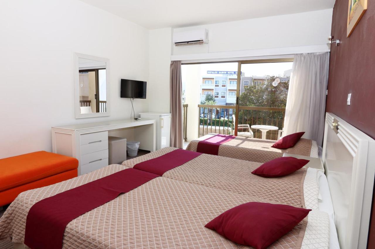 King'S Hotel Paphos Buitenkant foto