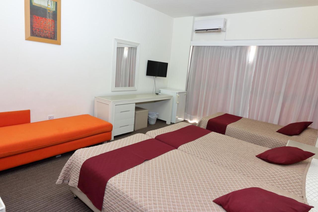 King'S Hotel Paphos Buitenkant foto
