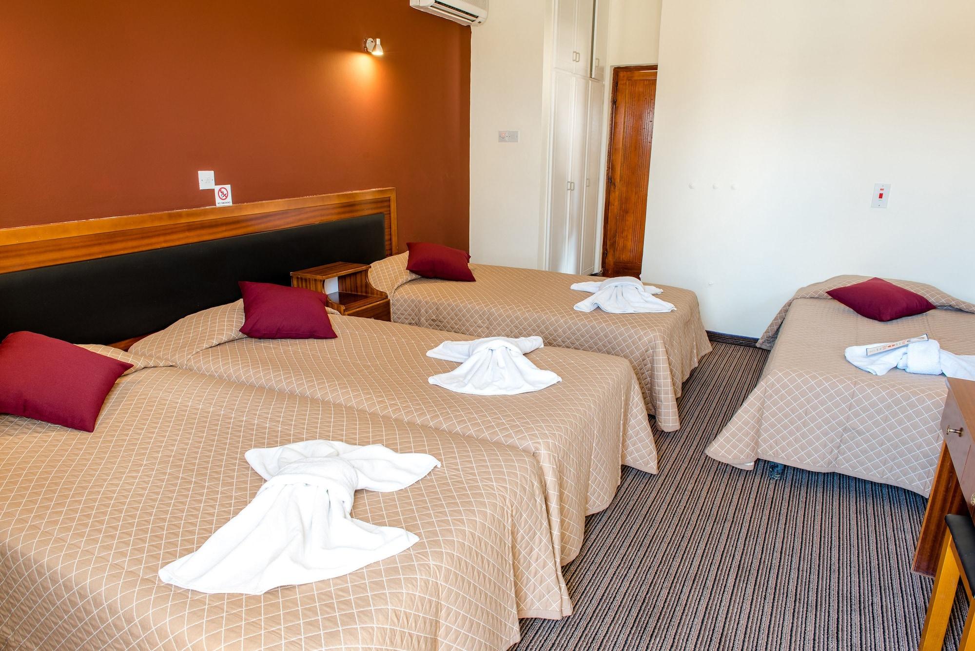 King'S Hotel Paphos Buitenkant foto