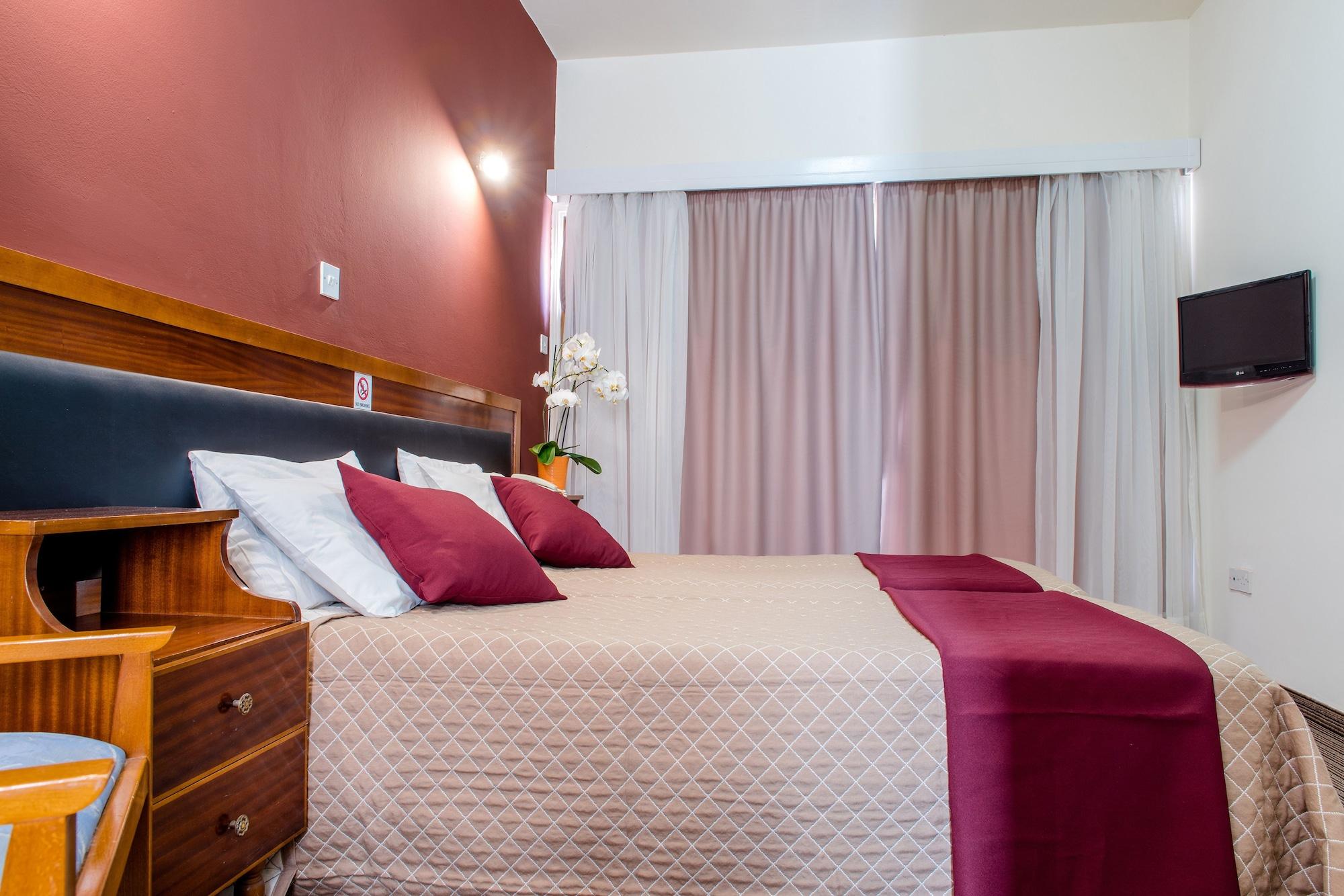 King'S Hotel Paphos Buitenkant foto