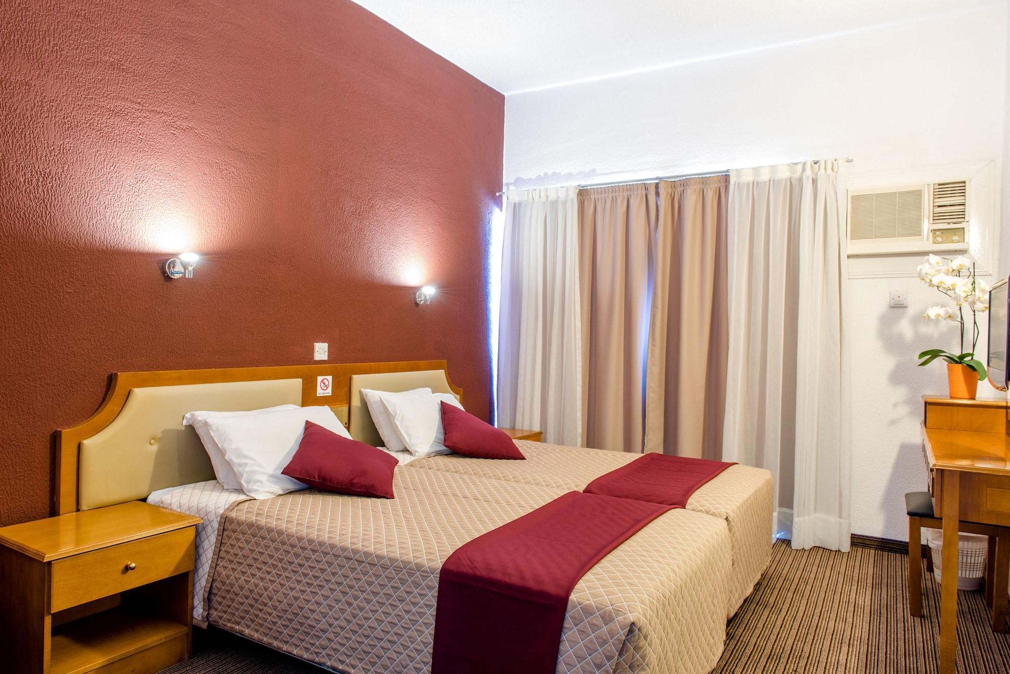 King'S Hotel Paphos Buitenkant foto