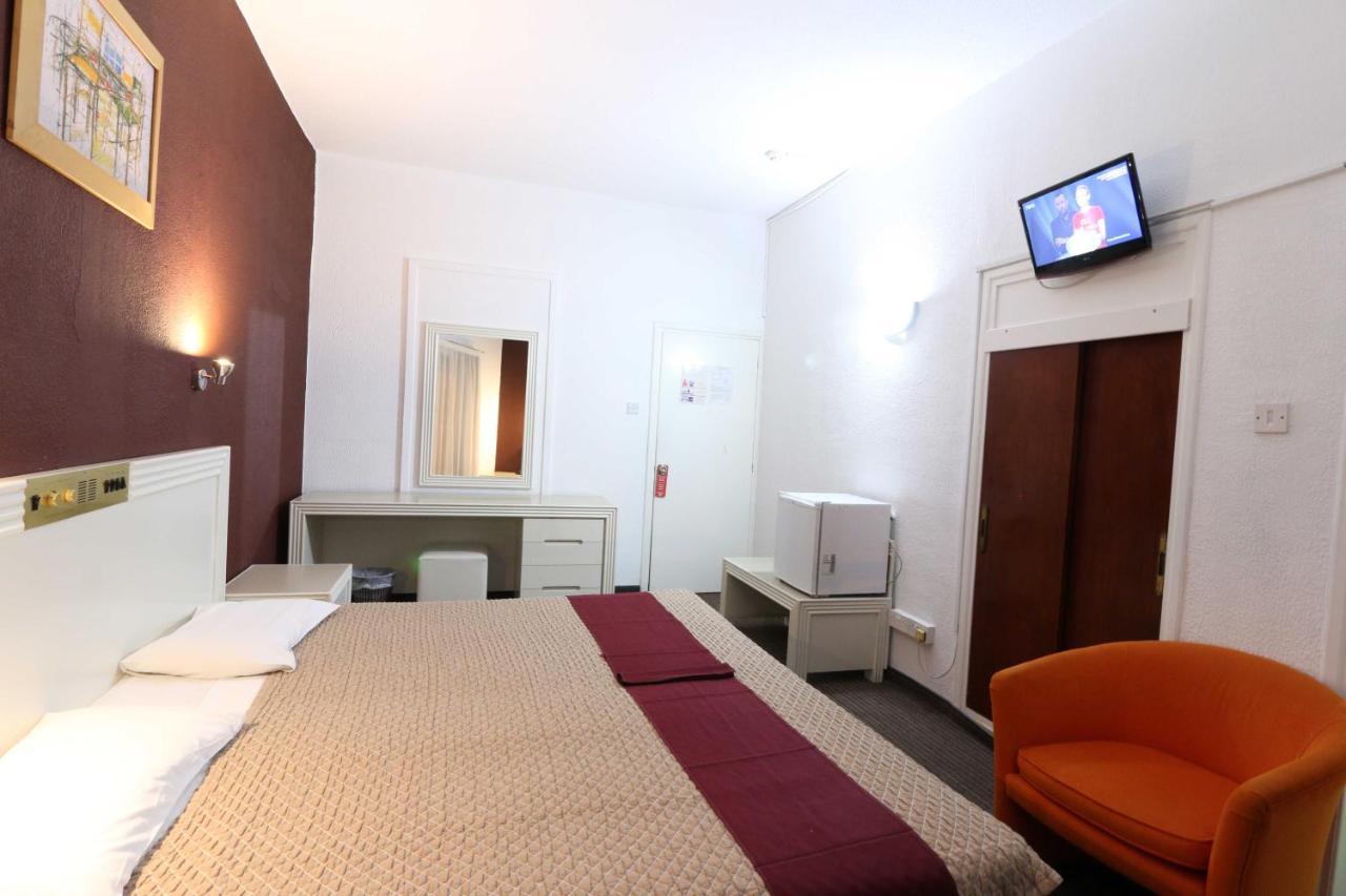 King'S Hotel Paphos Buitenkant foto