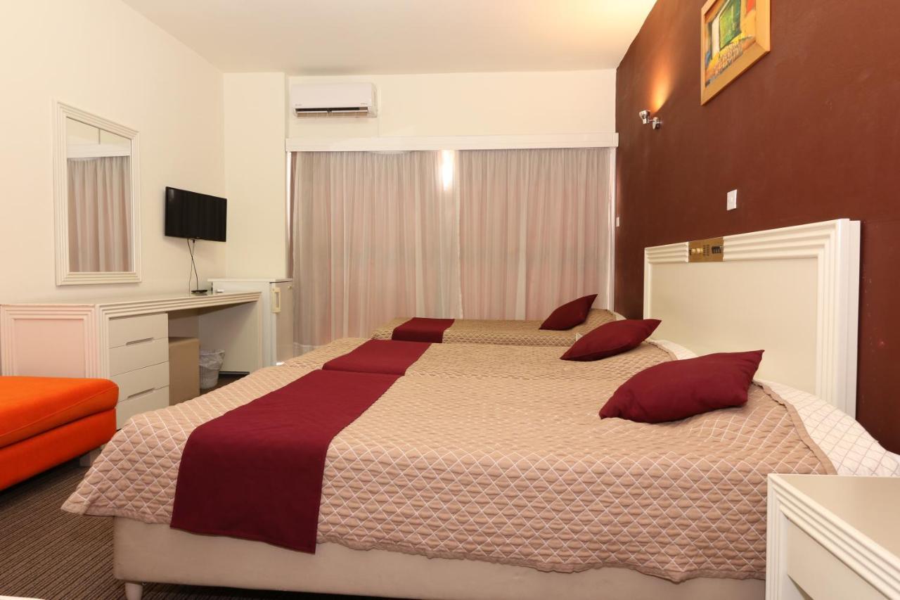 King'S Hotel Paphos Buitenkant foto